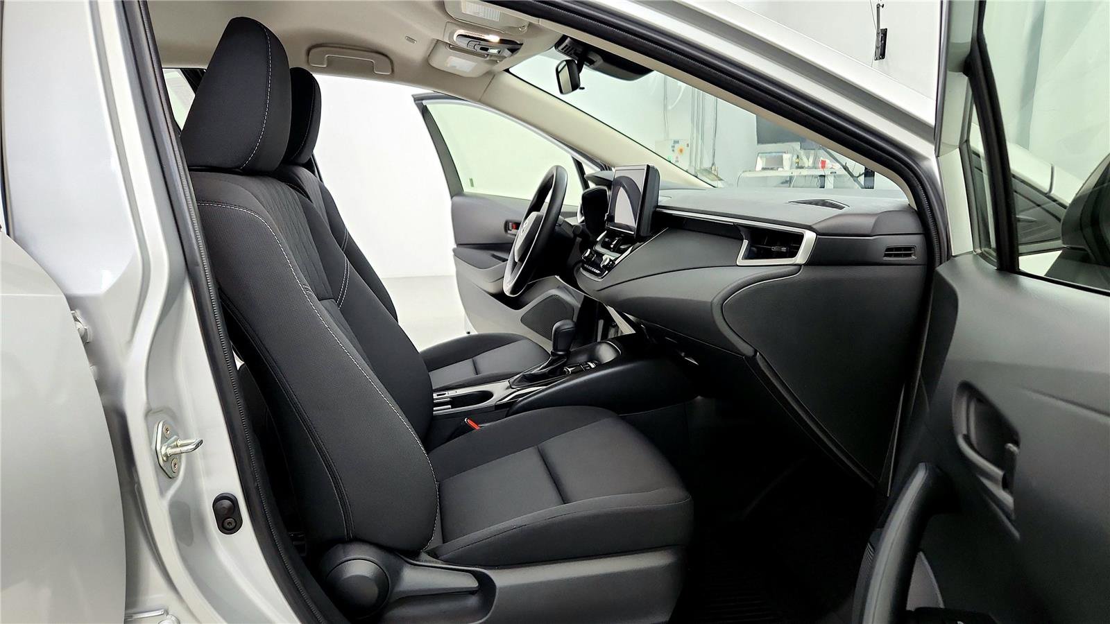 Used 2024 Toyota Corolla LE image 17