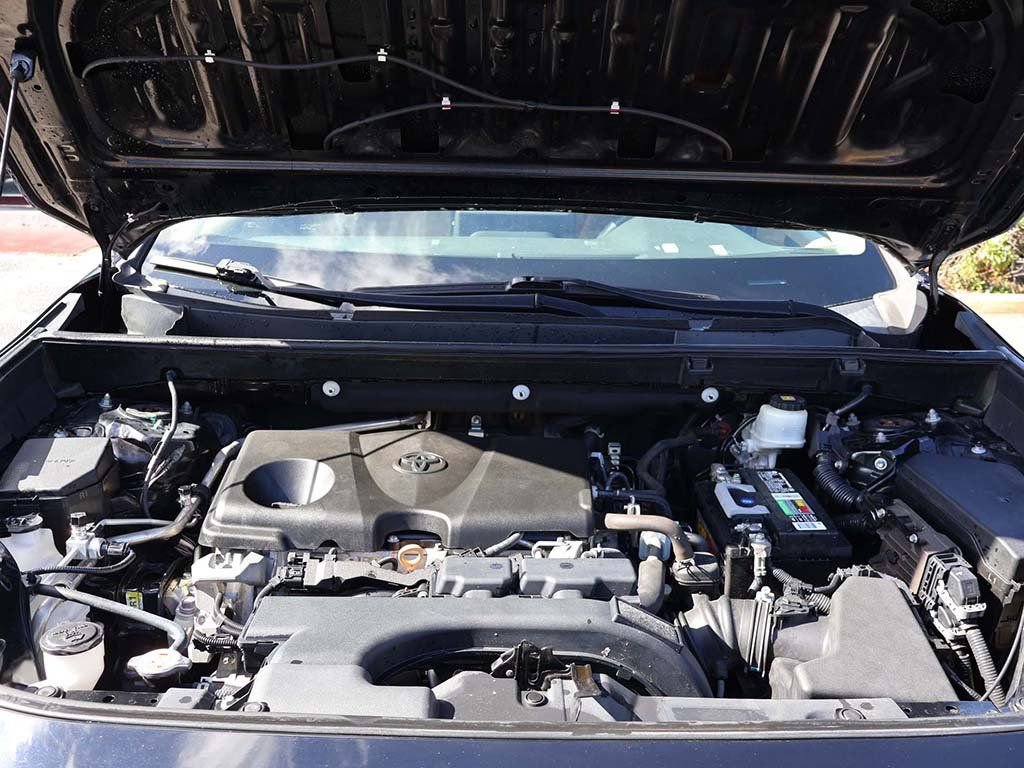 Used 2019 Toyota RAV4 XLE w/ Convenience Package FWD image 19