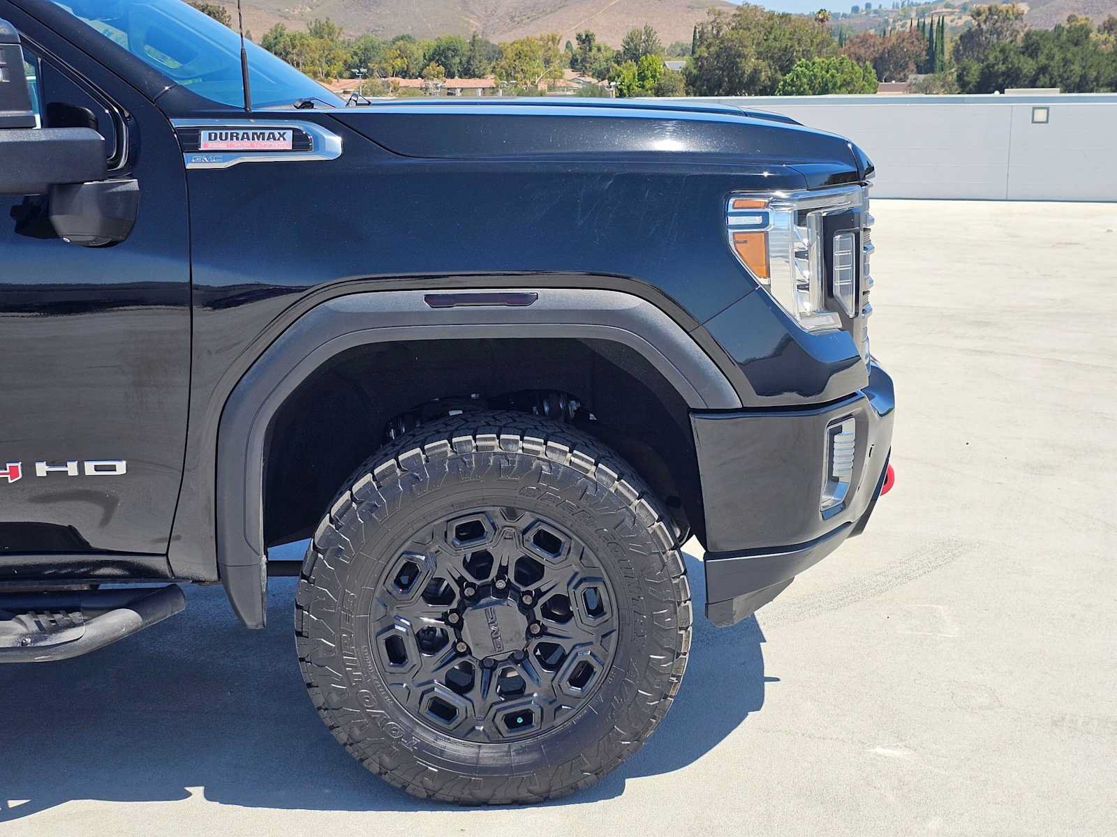 Used 2020 GMC Sierra 2500 AT4 w/ AT4 Premium Package AWD/4WD image 9