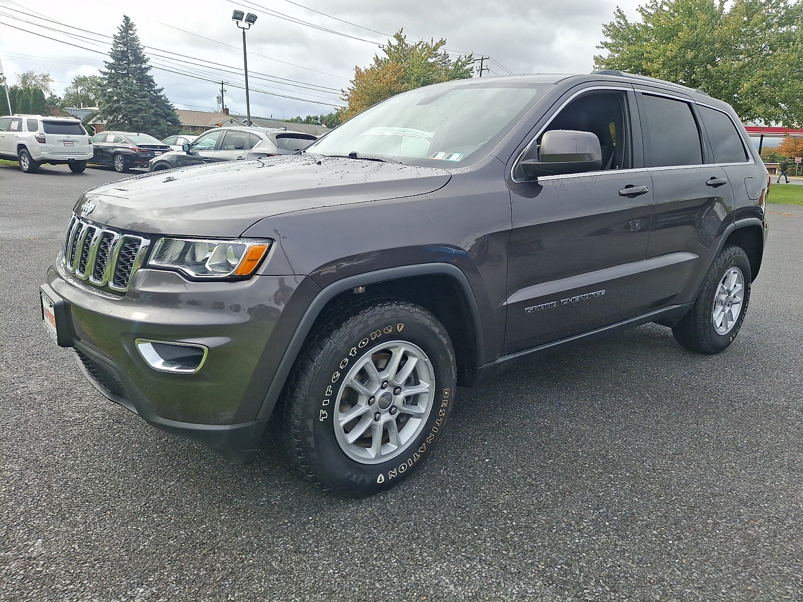 Used 2020 Jeep Grand Cherokee Laredo AWD/4WD image 3