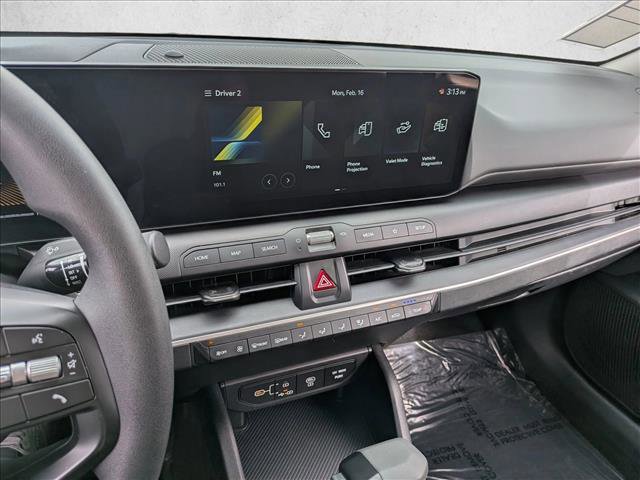 Used 2025 Kia K4 LXS image 12