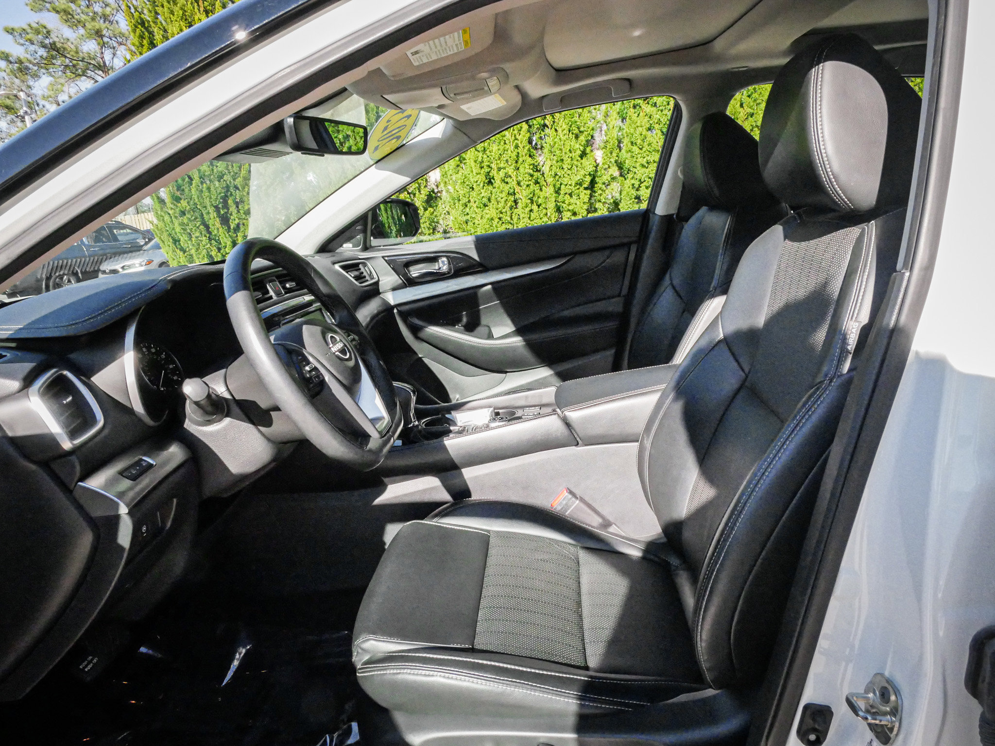 Used 2023 Nissan Maxima SL FWD image 16