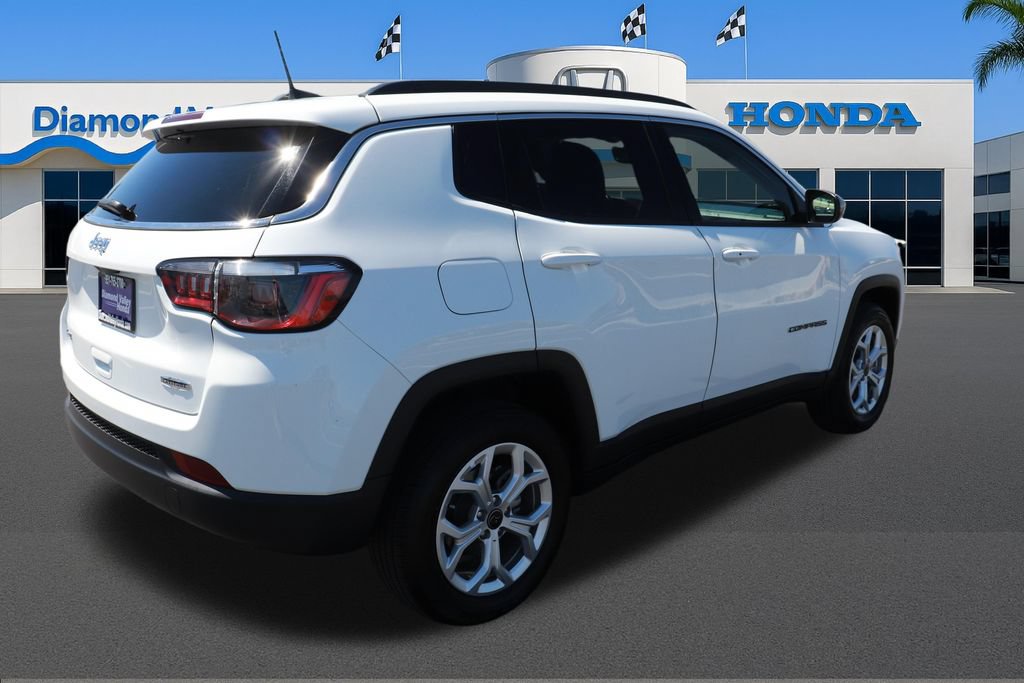 Used 2025 Jeep Compass Latitude AWD/4WD image 9