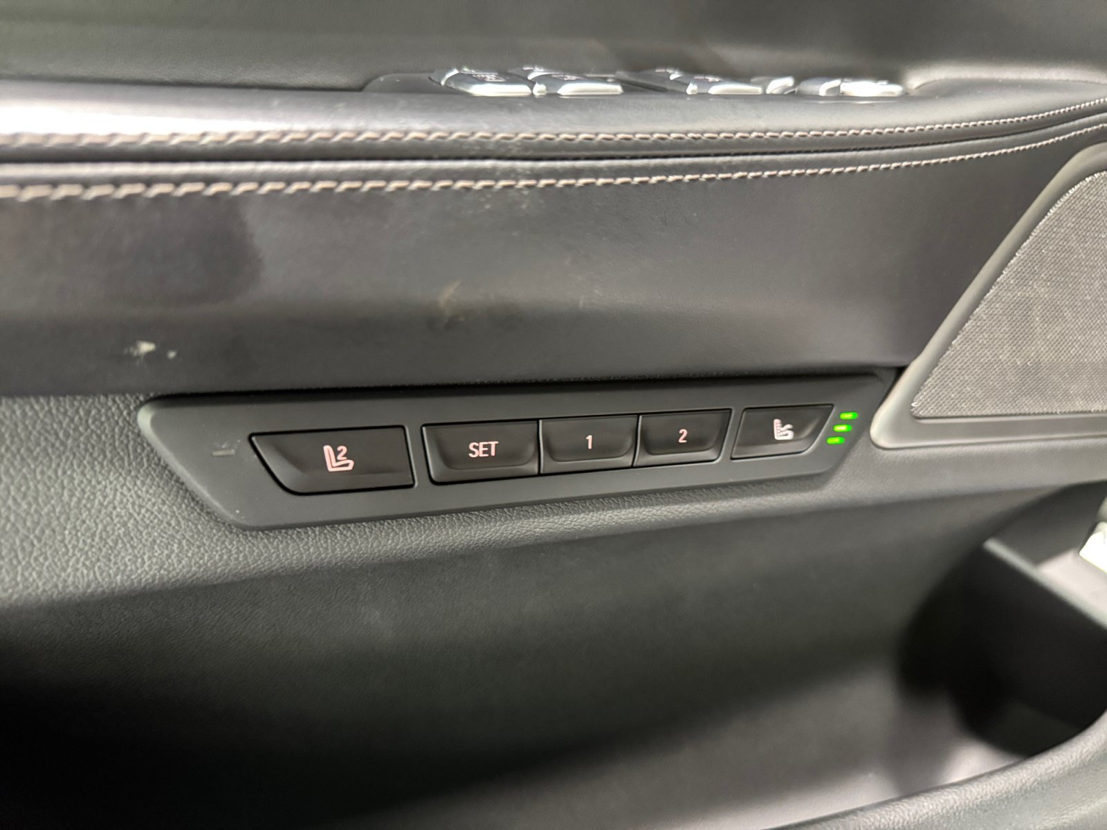 Used 2022 BMW 740i xDrive w/ M Sport Package AWD/4WD image 16