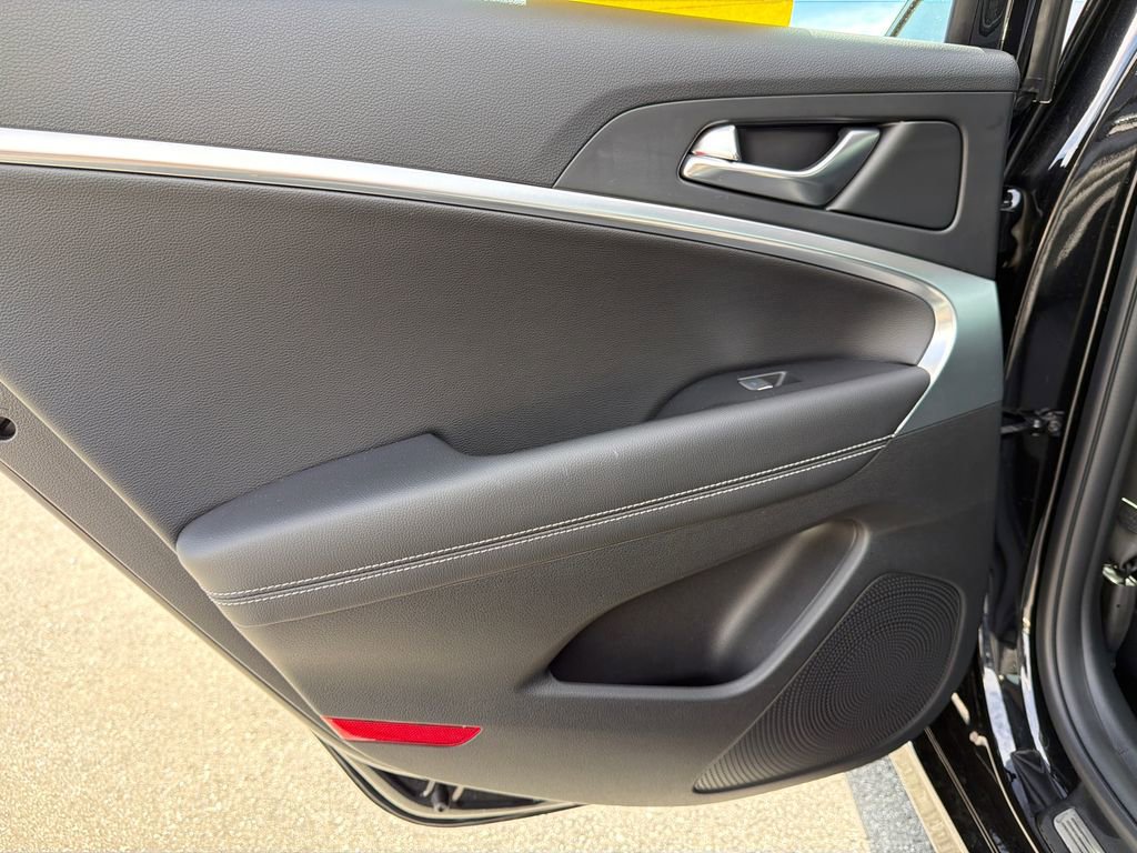 Used 2026 Genesis G70 2.5T image 21