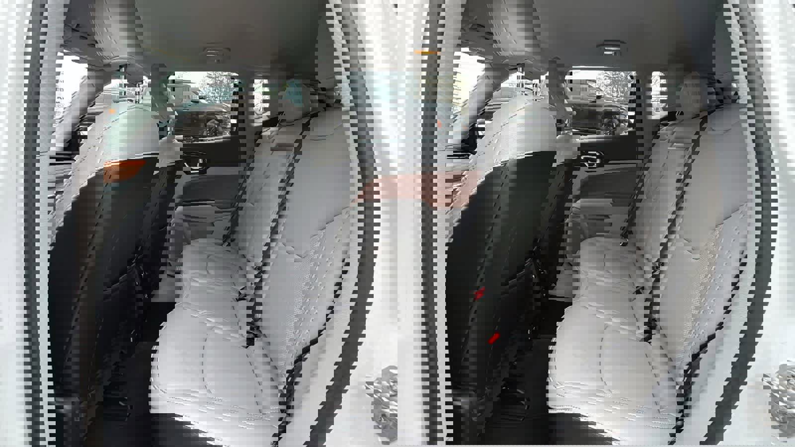 Used 2022 Jeep Compass Limited image 28