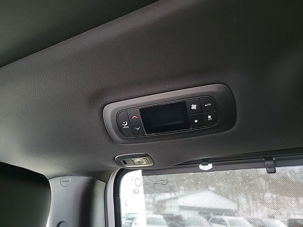 New 2026 Chrysler Pacifica Limited w/ Uconnect Theater Family Group image 18