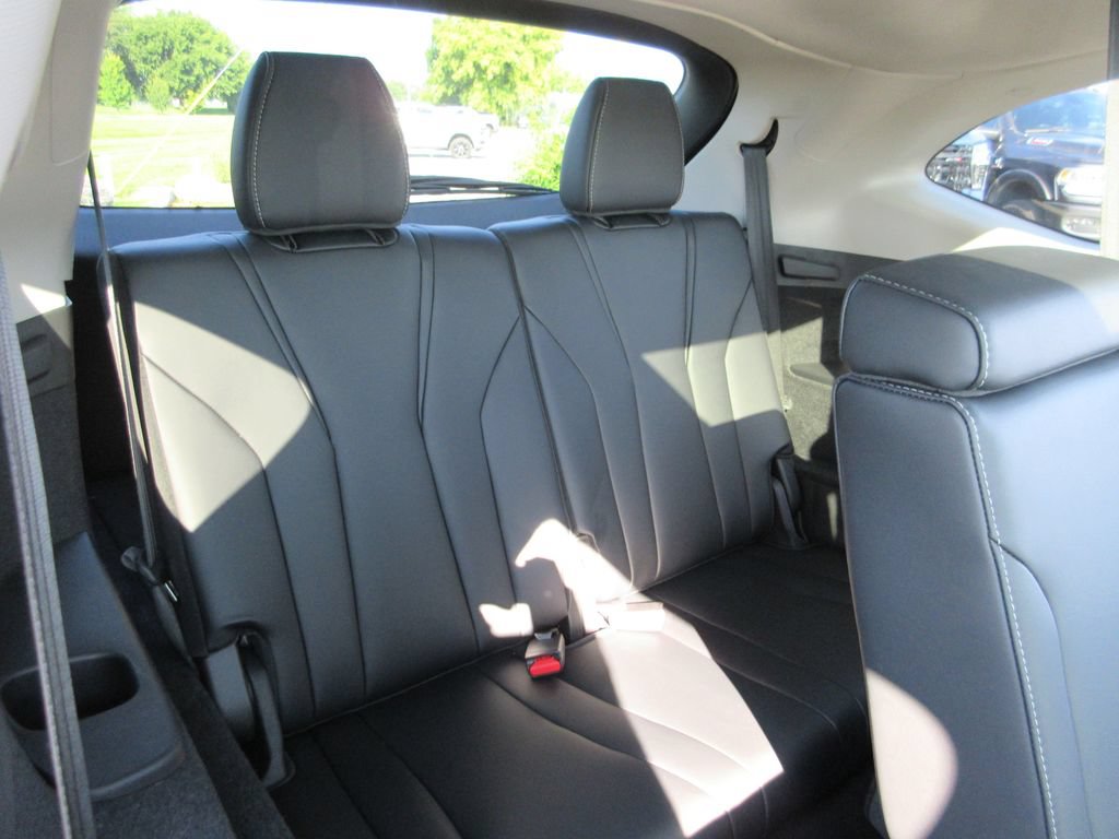 Used 2023 Acura MDX w/ Technology Package AWD/4WD image 27
