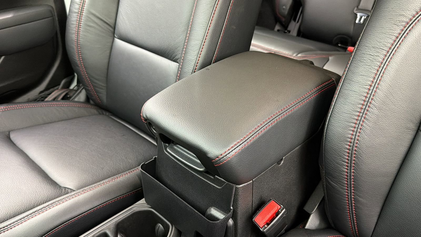 Used 2025 Jeep Wrangler Rubicon w/ Convenience Group image 36