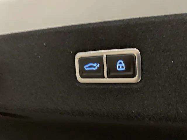 Used 2025 Hyundai Ioniq 6 SEL RWD image 10