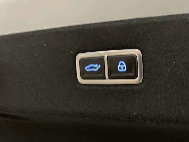 Used 2025 Hyundai Ioniq 6 SEL RWD image 10