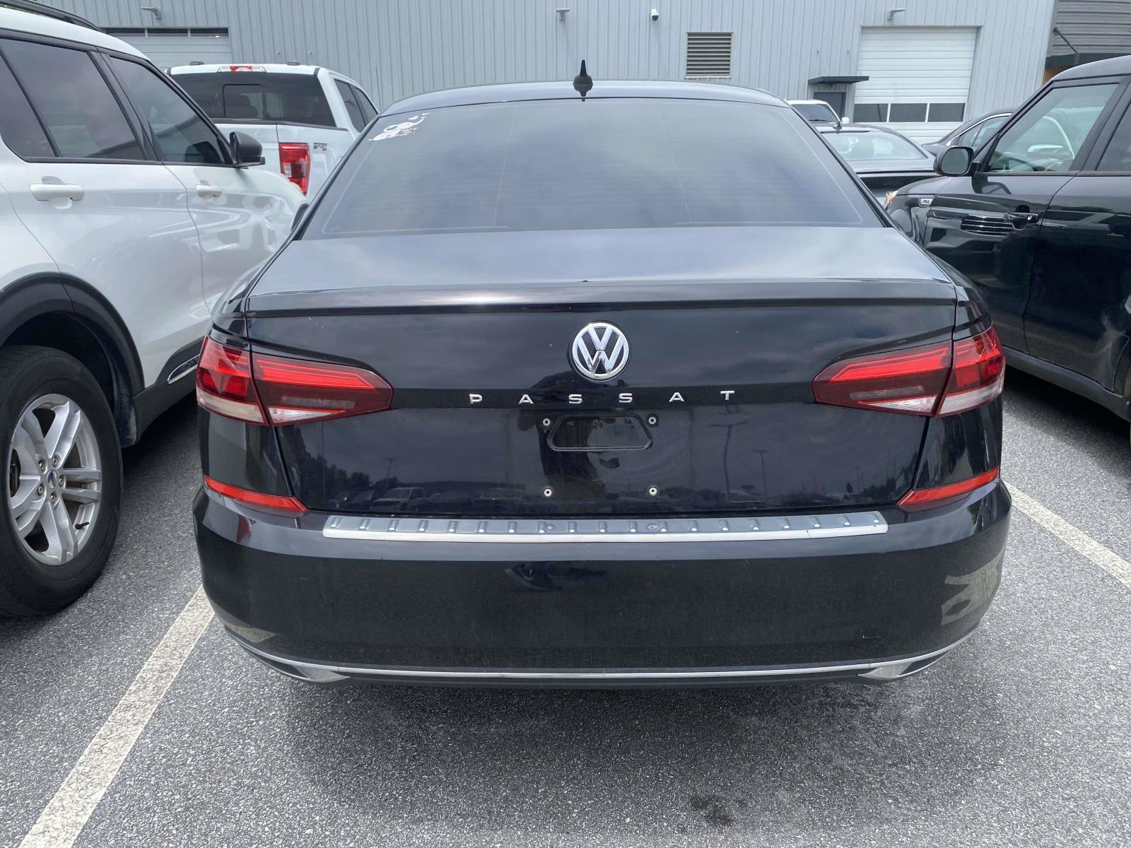 Used 2021 Volkswagen Passat 2.0T SE FWD image 5