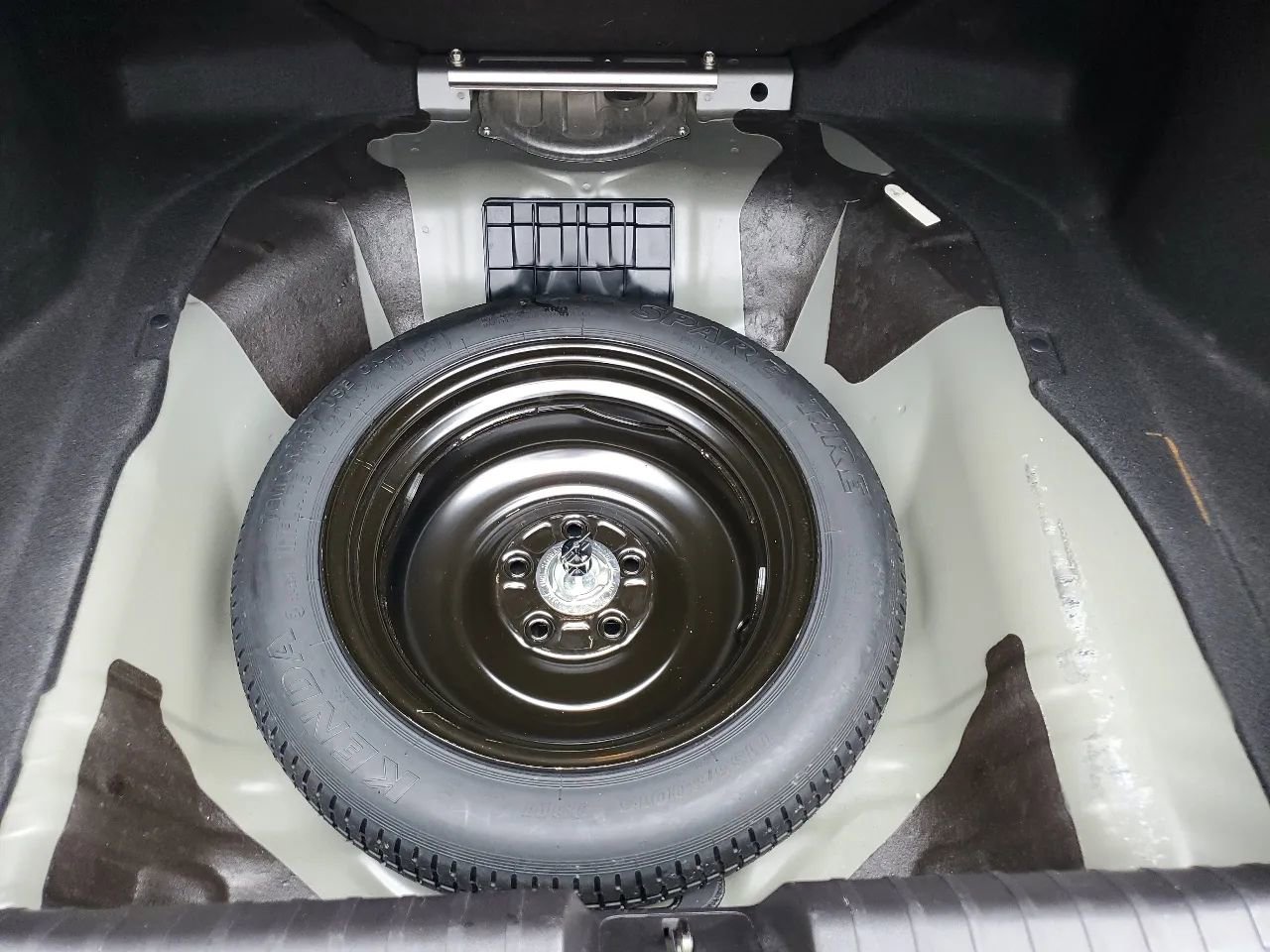 Used 2013 Acura ILX 2.0L Sedan 4D image 35