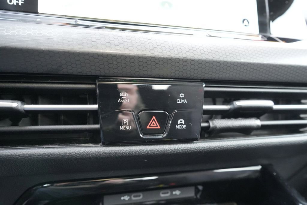 Used 2023 Volkswagen GTI SE FWD image 36