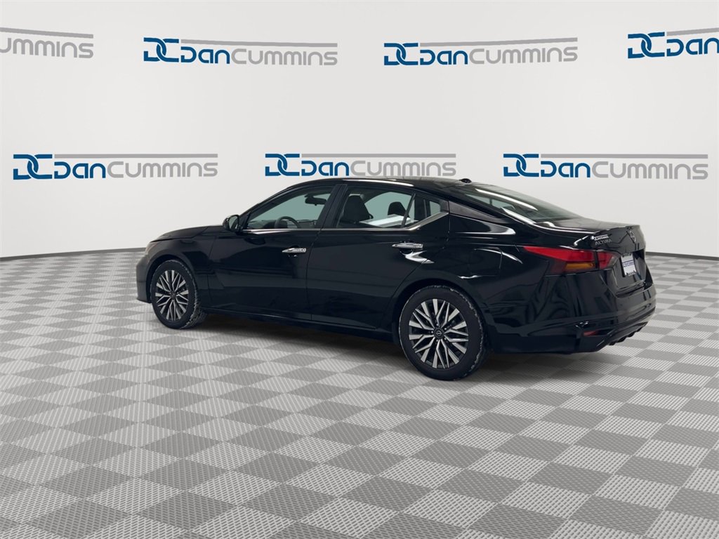 Used 2023 Nissan Altima 2.5 SV image 6