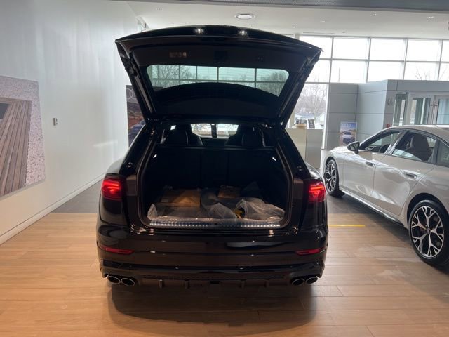 New 2026 Audi SQ8 Prestige image 8