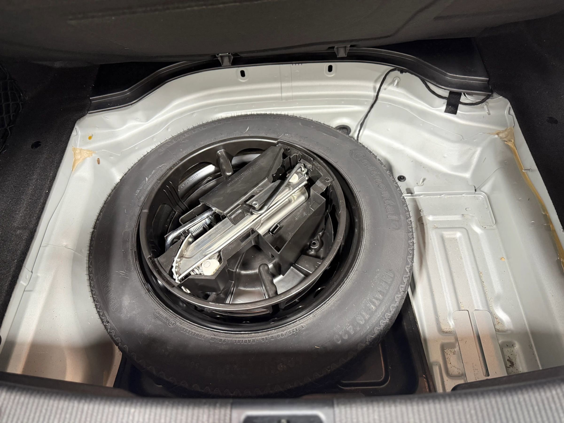 Used 2010 Mercedes-Benz C 300 Sedan image 40