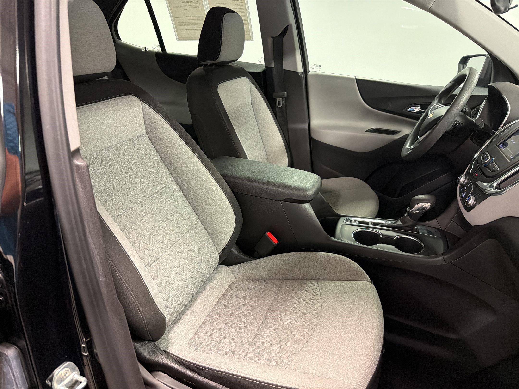 Used 2023 Chevrolet Equinox LS FWD image 22
