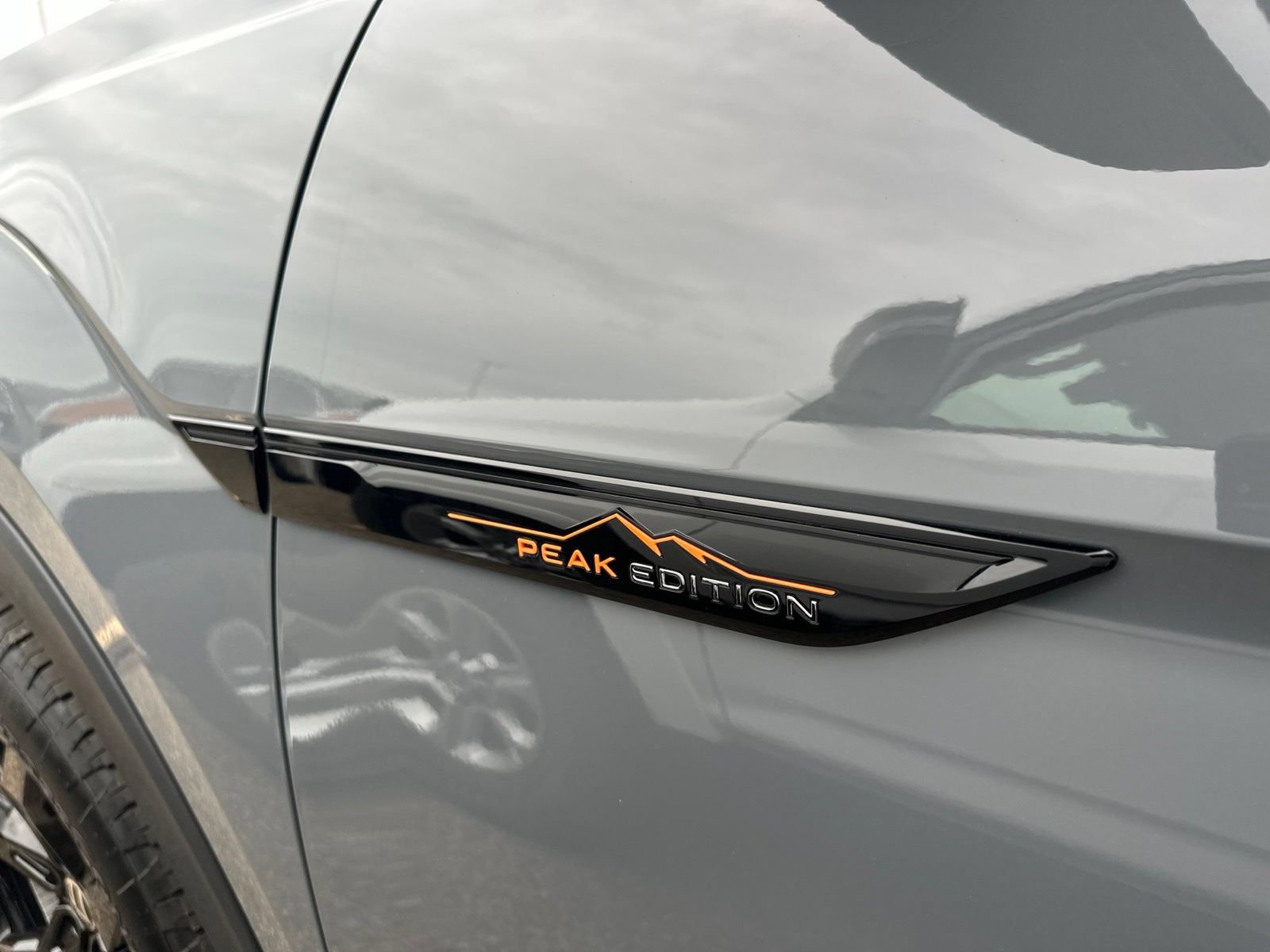 Certified 2026 Volkswagen Atlas Peak Edition AWD/4WD image 12