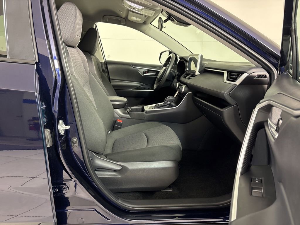 Used 2025 Toyota RAV4 XLE image 16