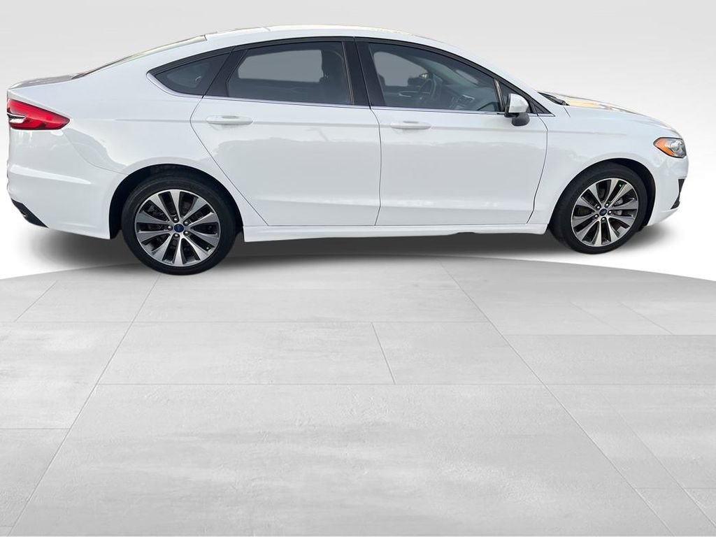 Used 2020 Ford Fusion SE image 7