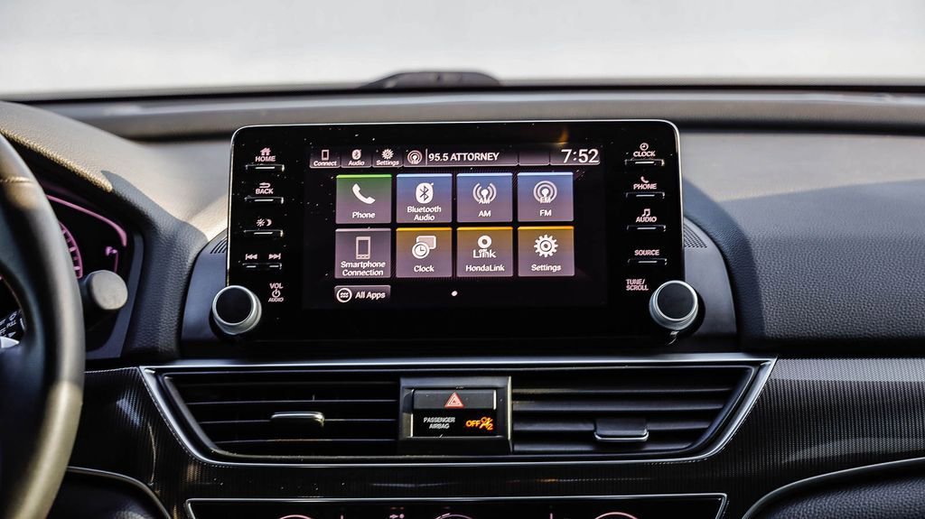 Used 2018 Honda Accord Sport image 17