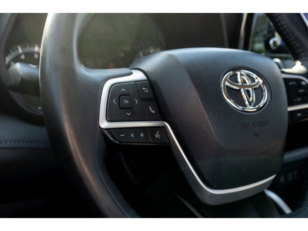 Used 2023 Toyota Highlander LE image 26