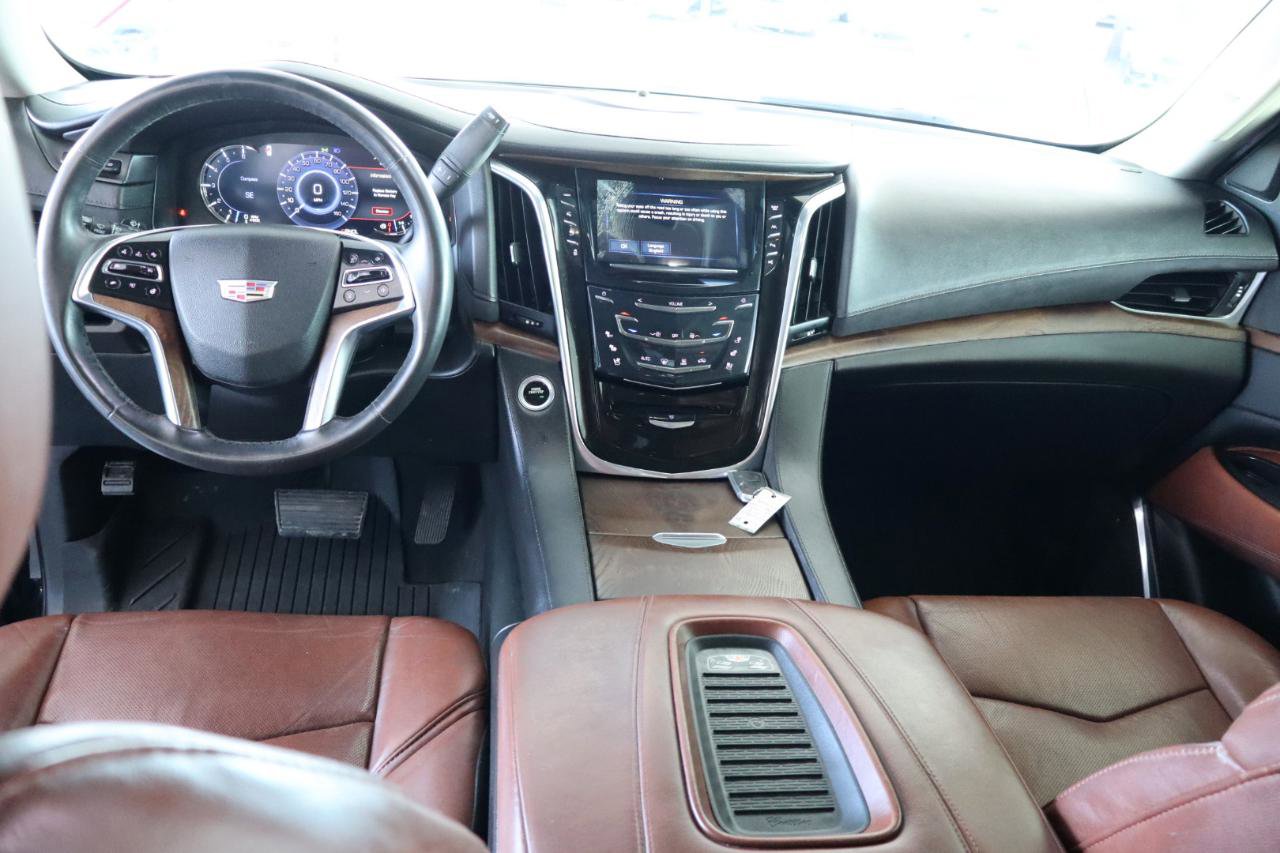 Used 2018 Cadillac Escalade Luxury RWD image 16