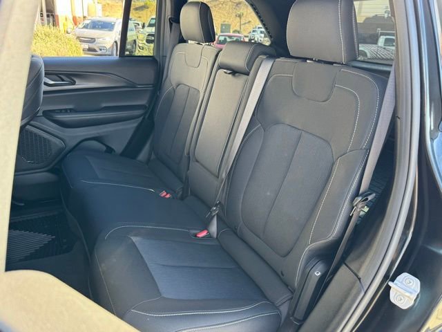 Used 2025 Jeep Grand Cherokee Laredo X w/ Trailer Tow Package image 28