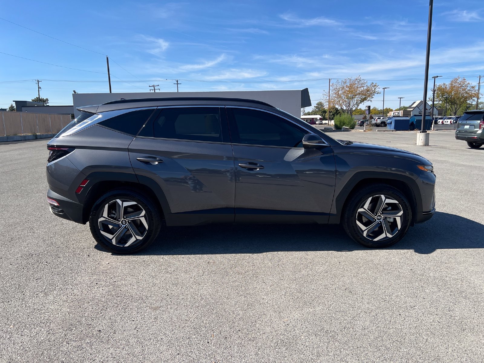 Used 2022 Hyundai Tucson Limited AWD/4WD image 2