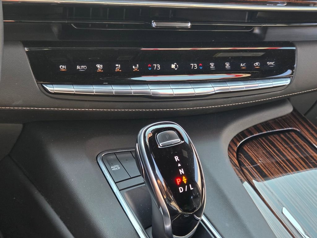 Used 2022 Cadillac Escalade Premium Luxury RWD image 27