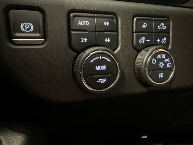 Used 2024 Chevrolet Silverado 1500 LTZ AWD/4WD image 25