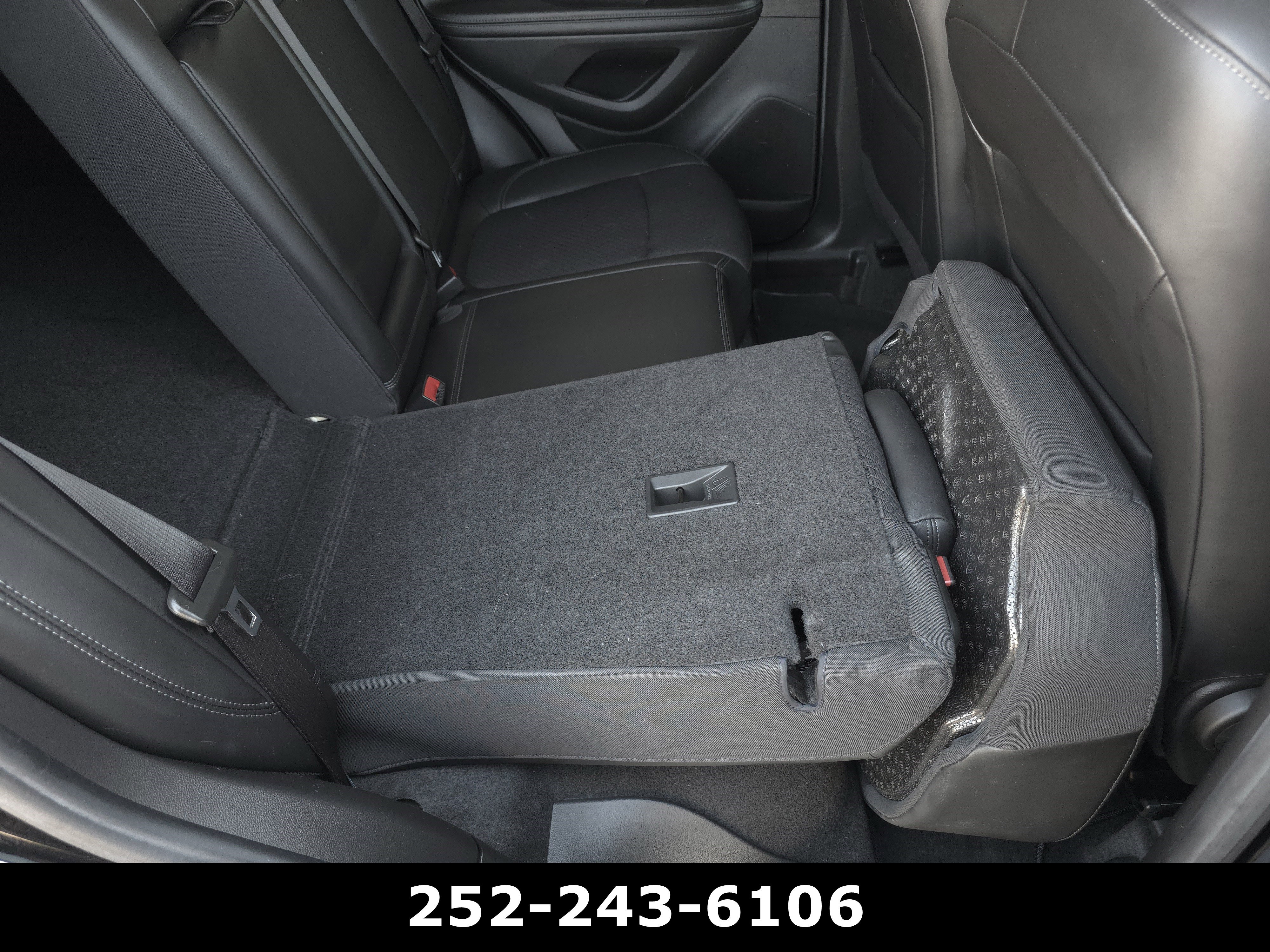 Used 2022 Buick Encore Preferred w/ Safety Package FWD image 32