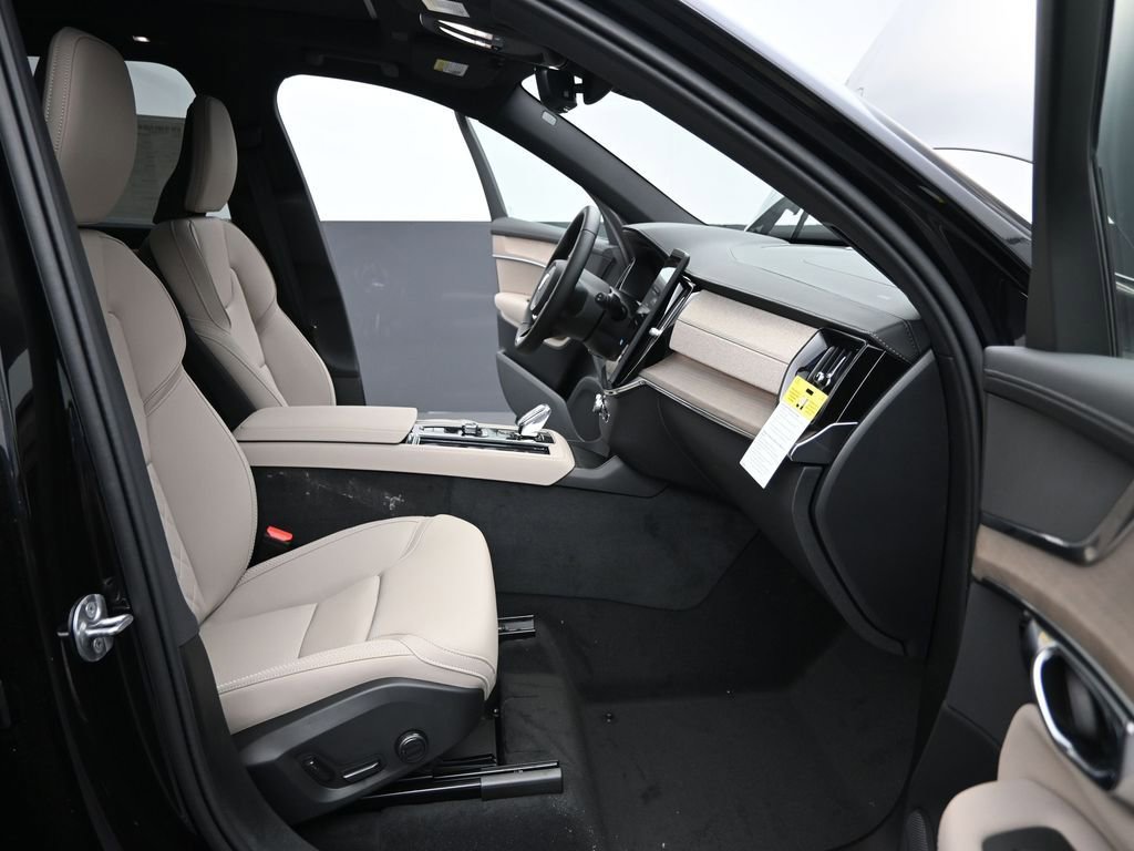 New 2026 Volvo XC90 T8 Plus w/ Protection Package Premier AWD/4WD image 15