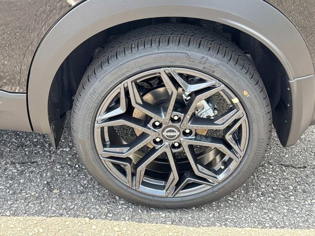 New 2025 Nissan Kicks SR image 11