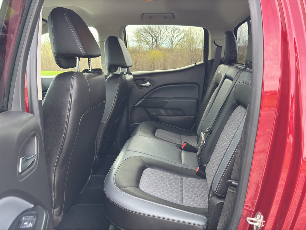 Used 2018 Chevrolet Colorado Z71 AWD/4WD image 34