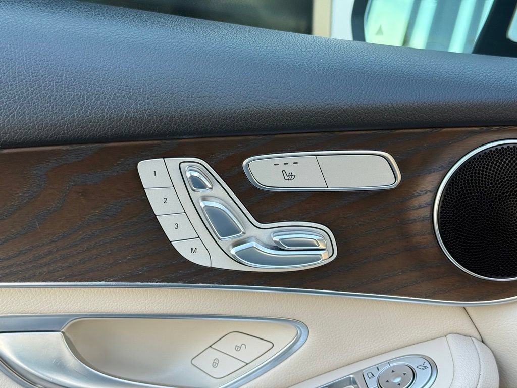 Used 2018 Mercedes-Benz GLC 300 4MATIC image 34