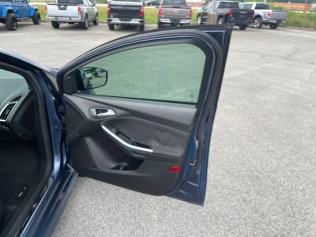 Used 2018 Ford Focus ST FWD image 40
