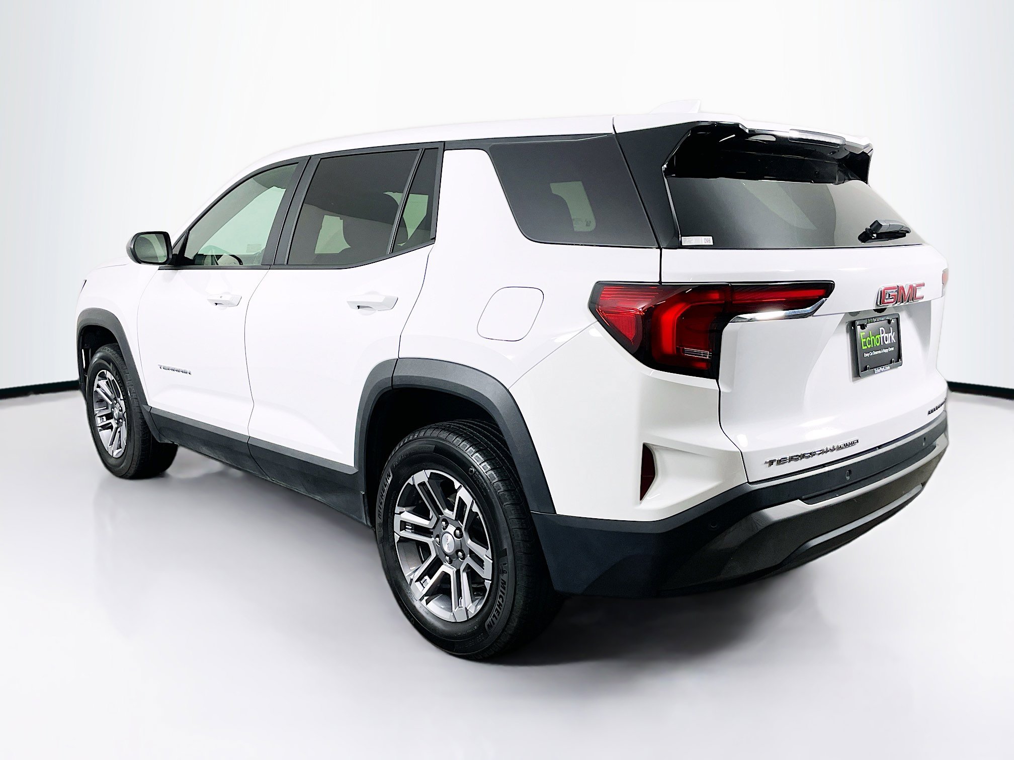 Used 2025 GMC Terrain Elevation image 5