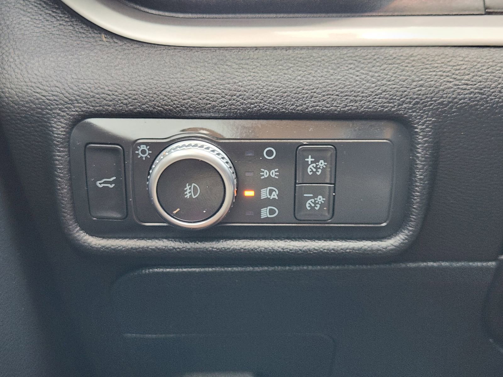 Used 2022 Ford Explorer XLT w/ Equipment Group 202A image 22