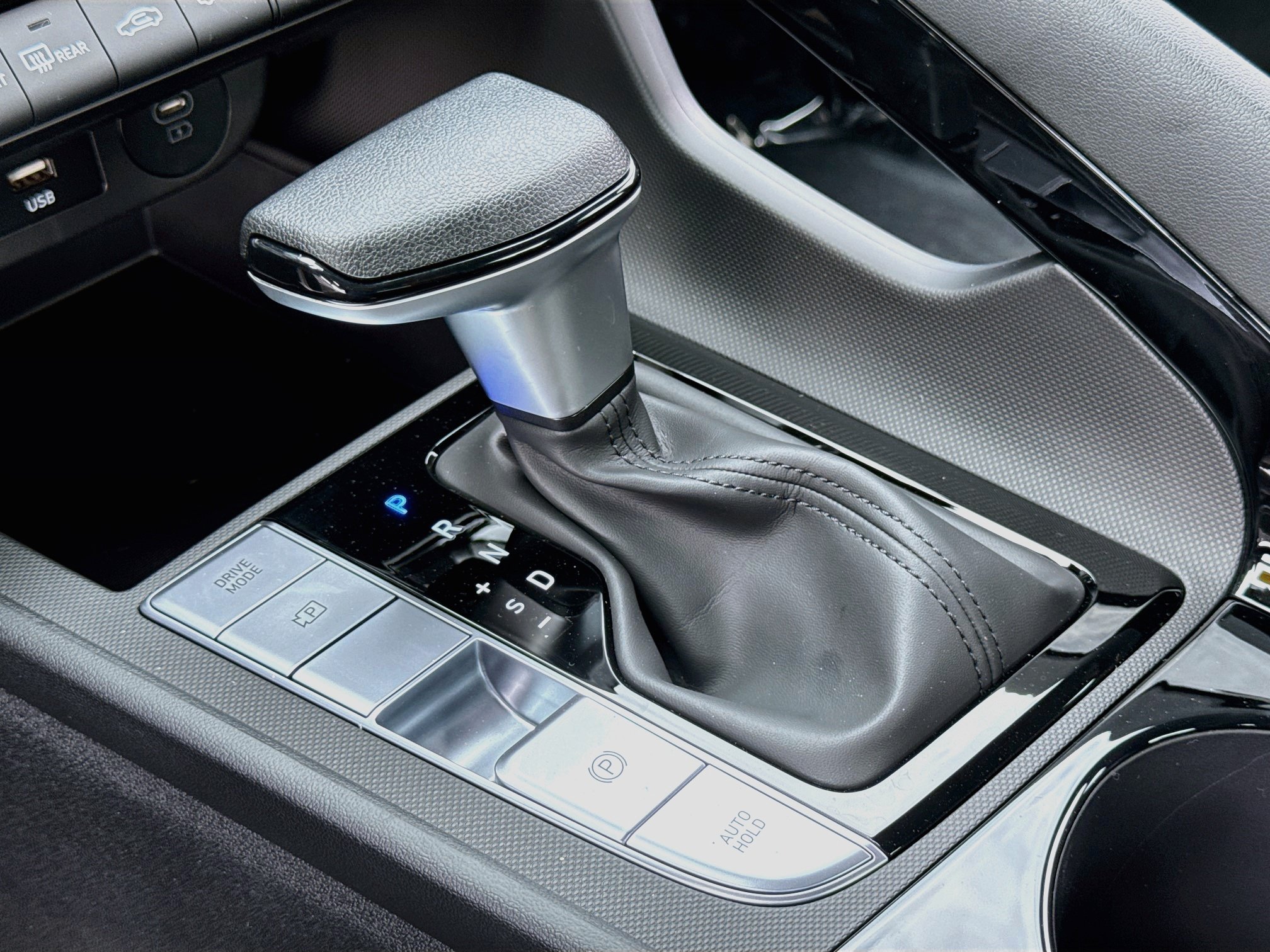 New 2026 Hyundai Elantra Hybrid FWD image 12