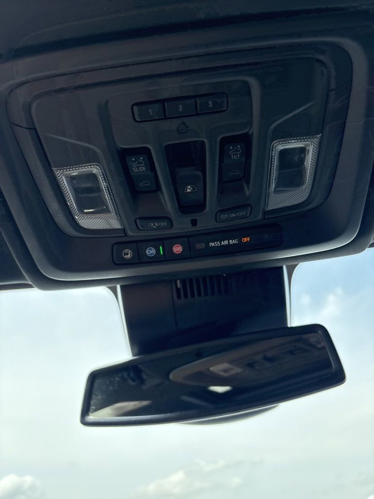 Used 2024 Chevrolet Silverado 1500 High Country w/ High Country Premium Package AWD/4WD image 55