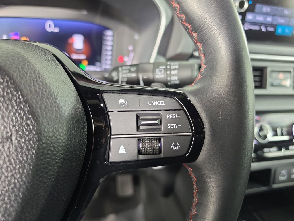 Used 2025 Honda Pilot Black Edition image 16
