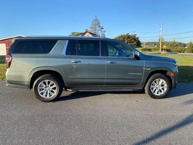 Used 2023 Chevrolet Suburban Premier image 7