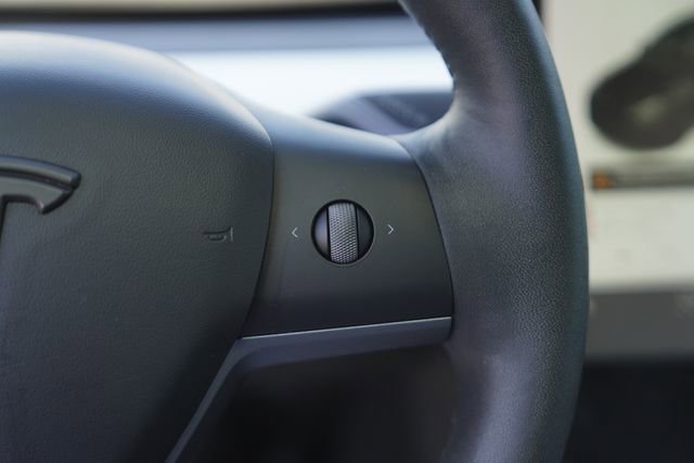 Used 2022 Tesla Model Y Performance image 24