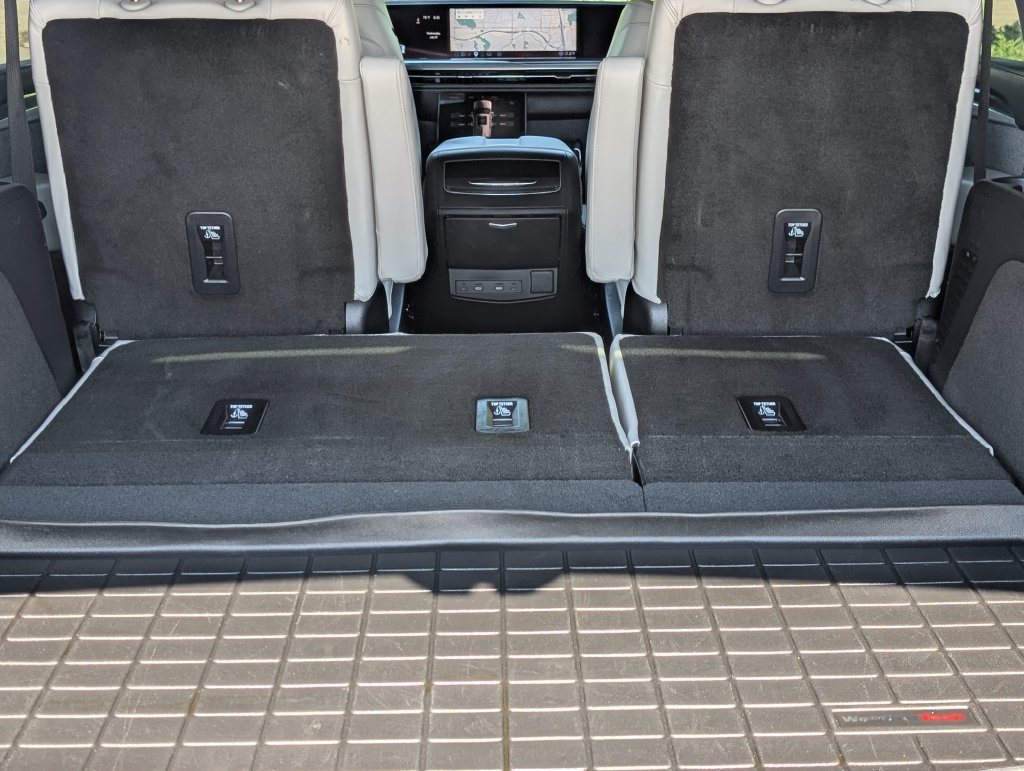 Certified 2025 Cadillac Escalade V AWD/4WD image 21