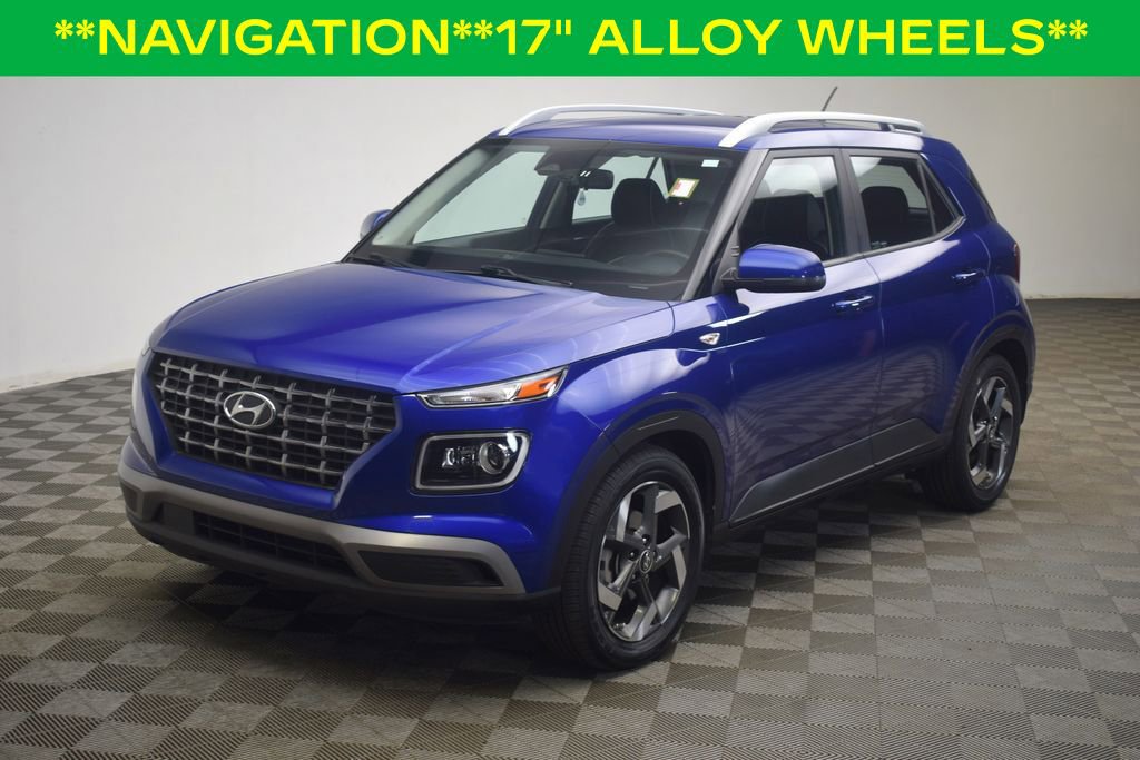 Used 2023 Hyundai Venue Limited w/ Cargo Package FWD image 3