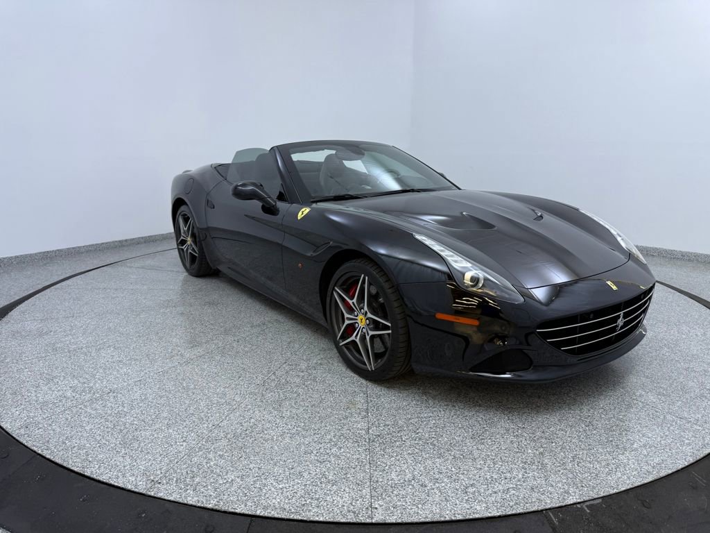 Used 2017 Ferrari California T image 25