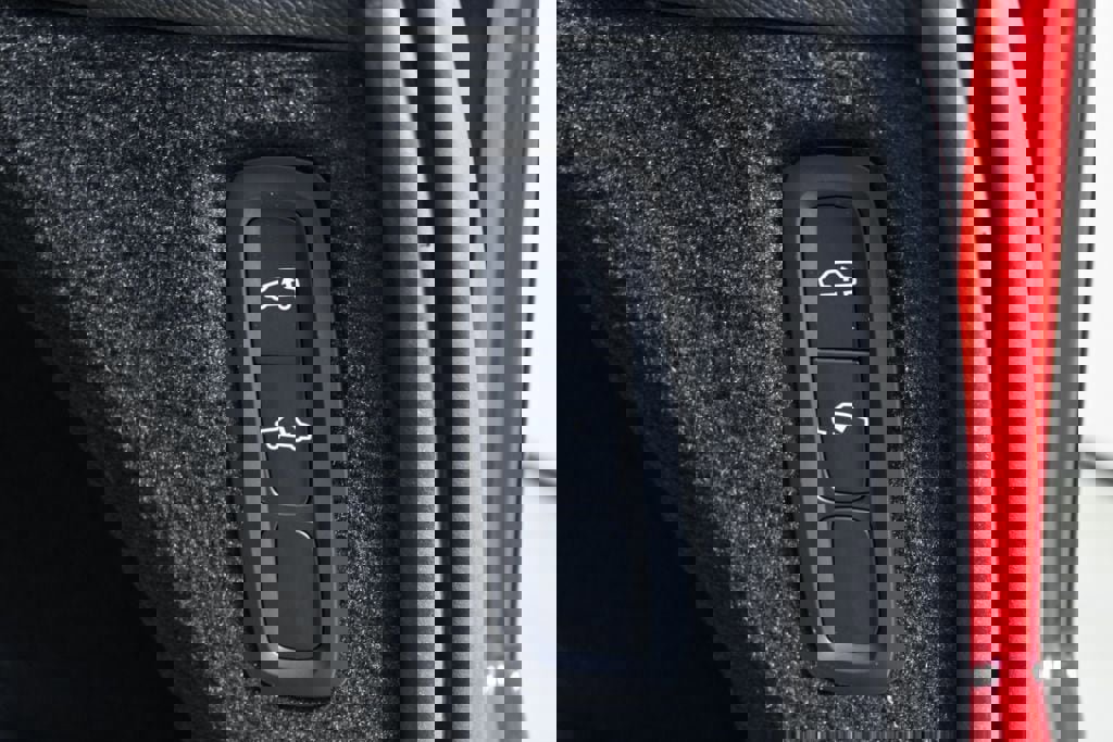 Certified 2024 Volvo XC90 T8 Ultimate AWD/4WD image 35