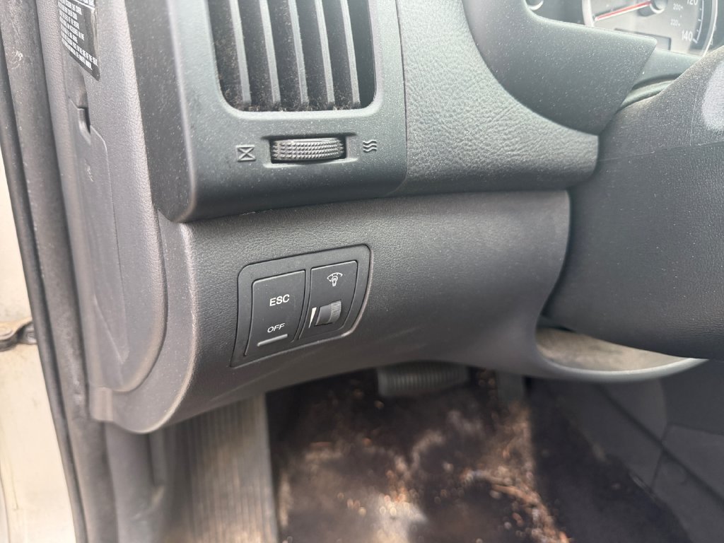 Used 2009 Hyundai Elantra SE FWD image 19